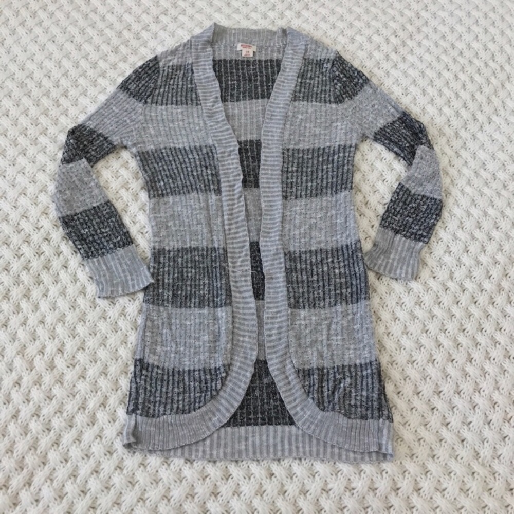 🔲 Striped Cardigan